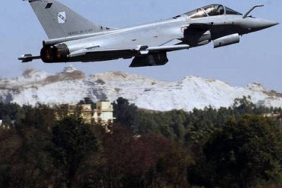 Índia descarta Eurofighter e negocia aviões de caça Rafale