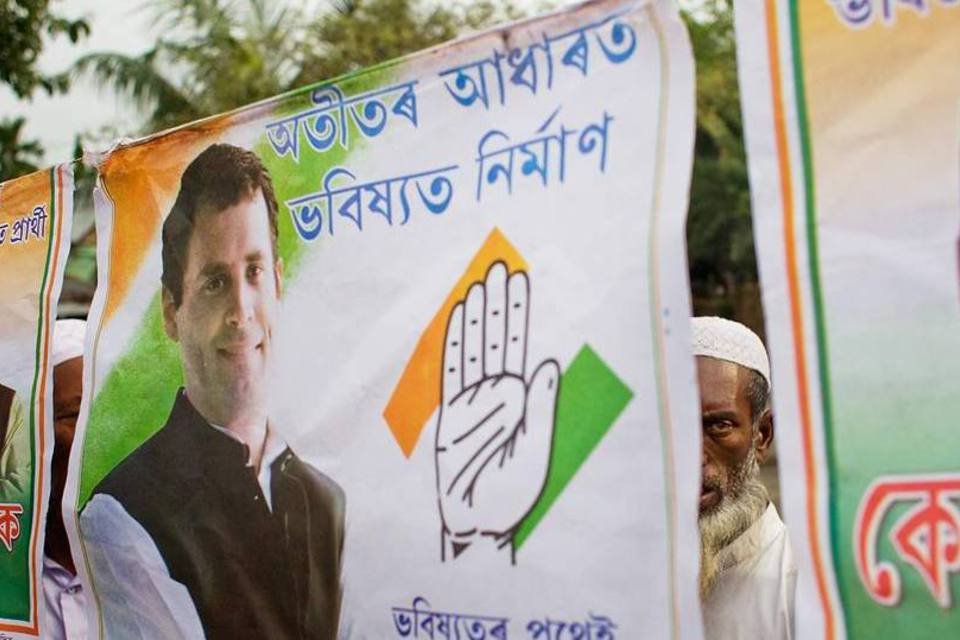 Herdeiro dos Gandhi inicia campanha política na Índia