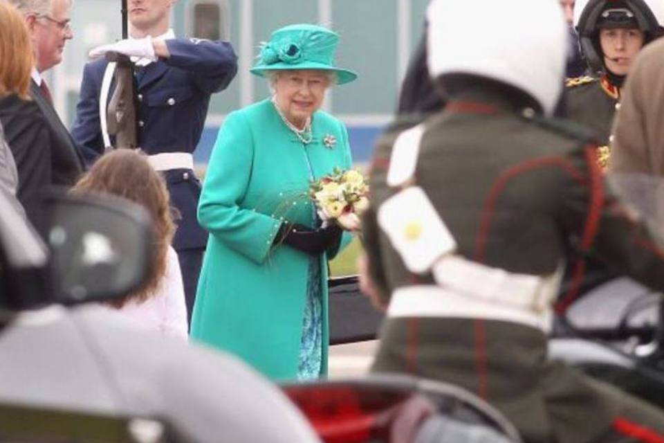 Elizabeth II faz visita histórica a Irlanda