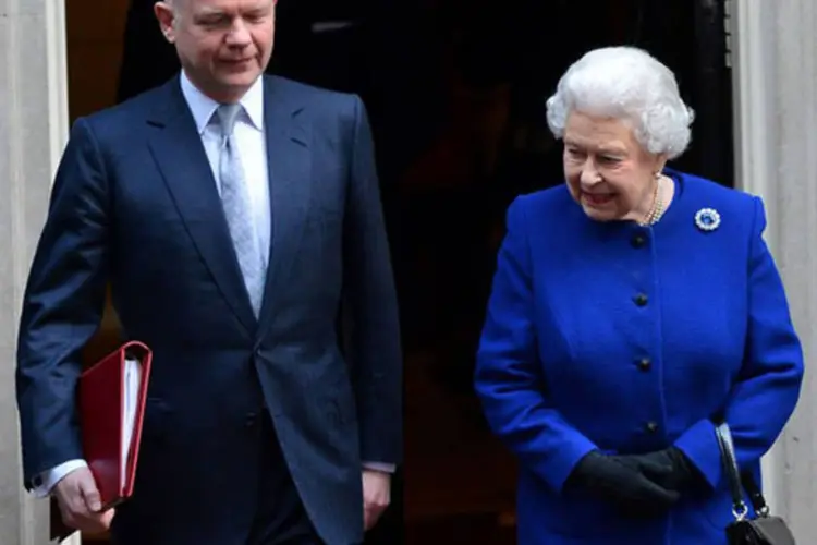 
	Hague e a rainha deixam o n&uacute;mero 10 de Downing Street: &aacute;rea cobre um ter&ccedil;o do que os brit&acirc;nicos denominam Territ&oacute;rio Ant&aacute;rtico Brit&acirc;nico
 (AFP/Ben Stansall)