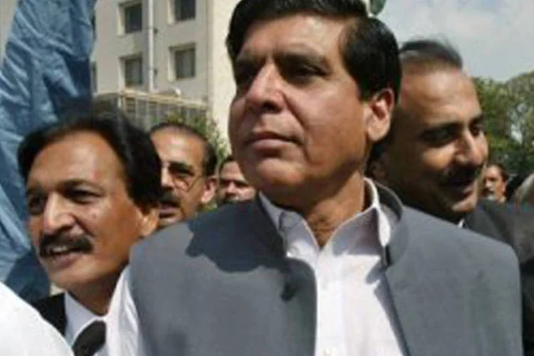 O novo premiê do Paquistão: Ashraf, ligado a Zardari e ministro desde 2008, foi eleito pela Assembleia Nacional
 (Aamir Qureshi/AFP)