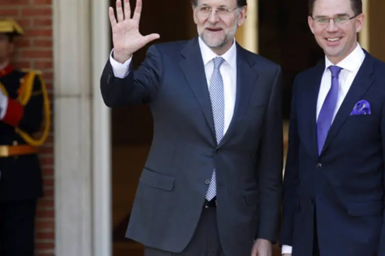 Rajoy e Jyrki Katainen: Katainen reconheceu ainda que os cortes afetam o crescimento, mas insistiu que os ajustes são imprescindíveis (REUTERS)