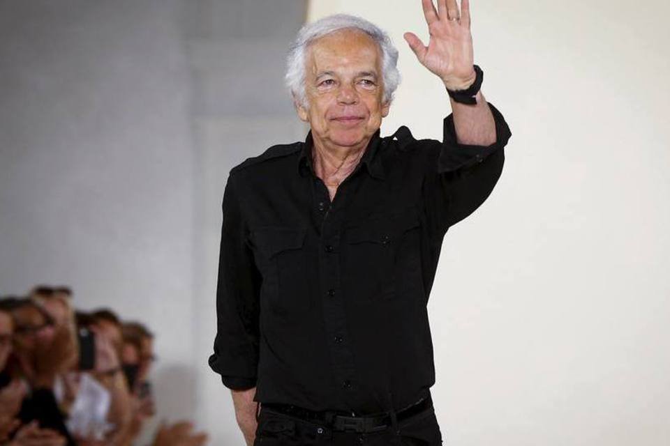 Ralph Lauren deixa o comando de seu império e mercado adora