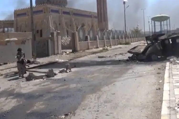 Ramadi: vídeo divulgado pelo Estado Islâmico mostra o que restou da cidade iraquiana depois que o exército do país retirou suas tropas (Reprodução)