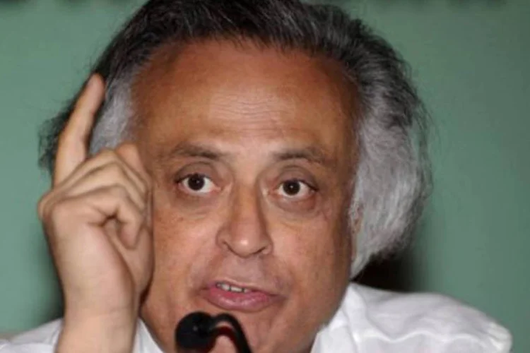 Jairam Ramesh, ministro do Meio Ambiente indiano: exploração de bauxita não foi autorizada no leste da Índia (Raveendran/AFP)