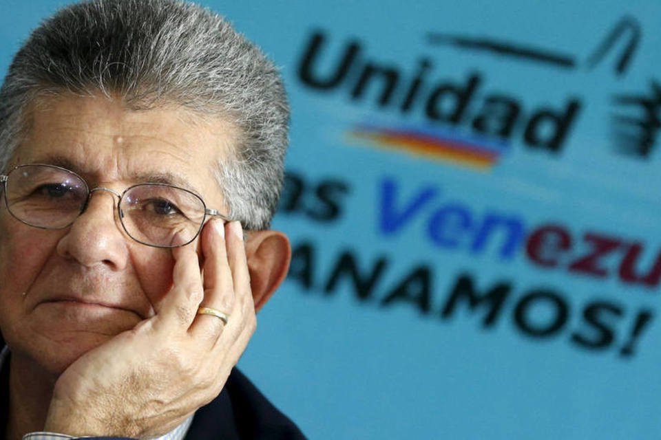 Ramos Allup é eleito presidente do Parlamento venezuelano