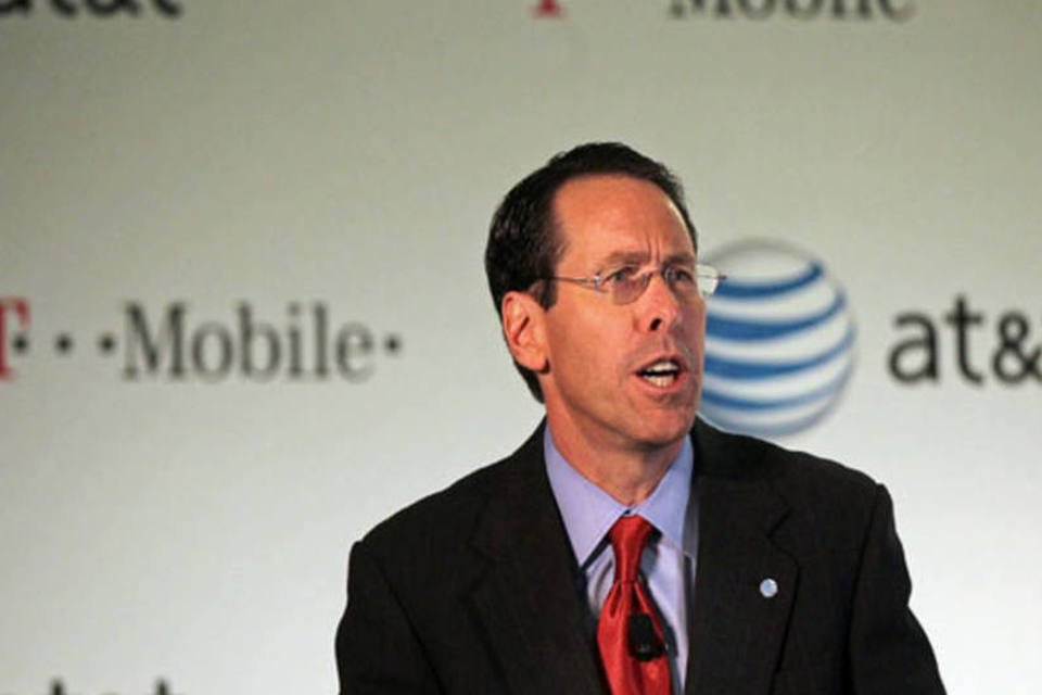 CEO da AT&T vai assumir conselho após acordo com Time Warner