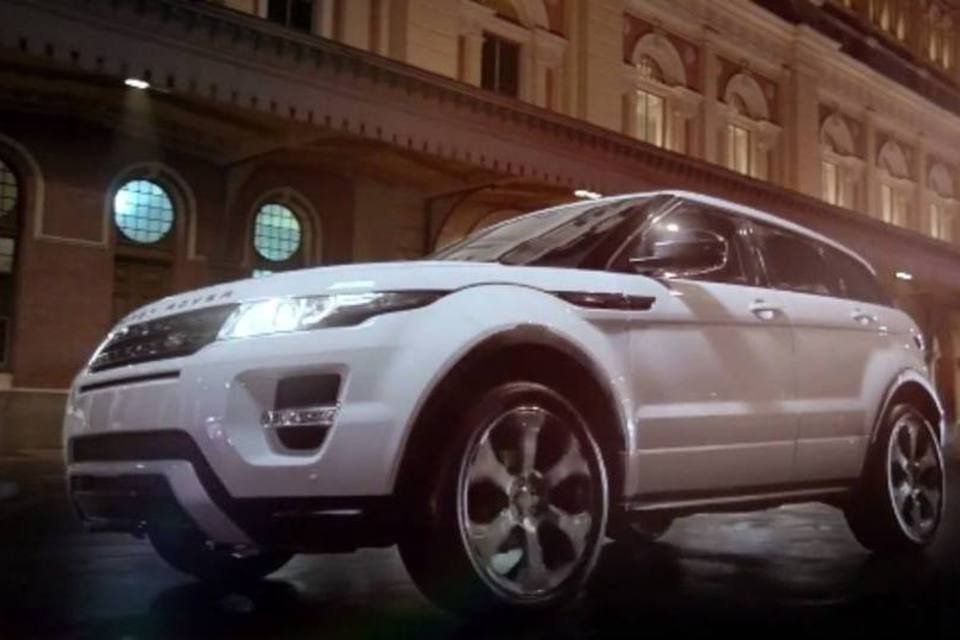 Comercial do Range Rover Evoque: vídeo mostra o carro como um maestro “regendo” músicos pelas ruas da cidade (Reprodução/YouTube)