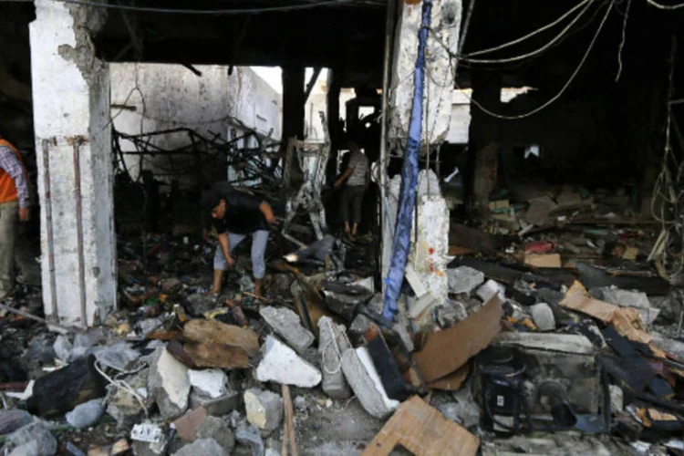 Local afetado por ataque: ativista da oposição em Raqqa relatou sete ataques aéreos na quarta (Nour Fourat/Reuters)