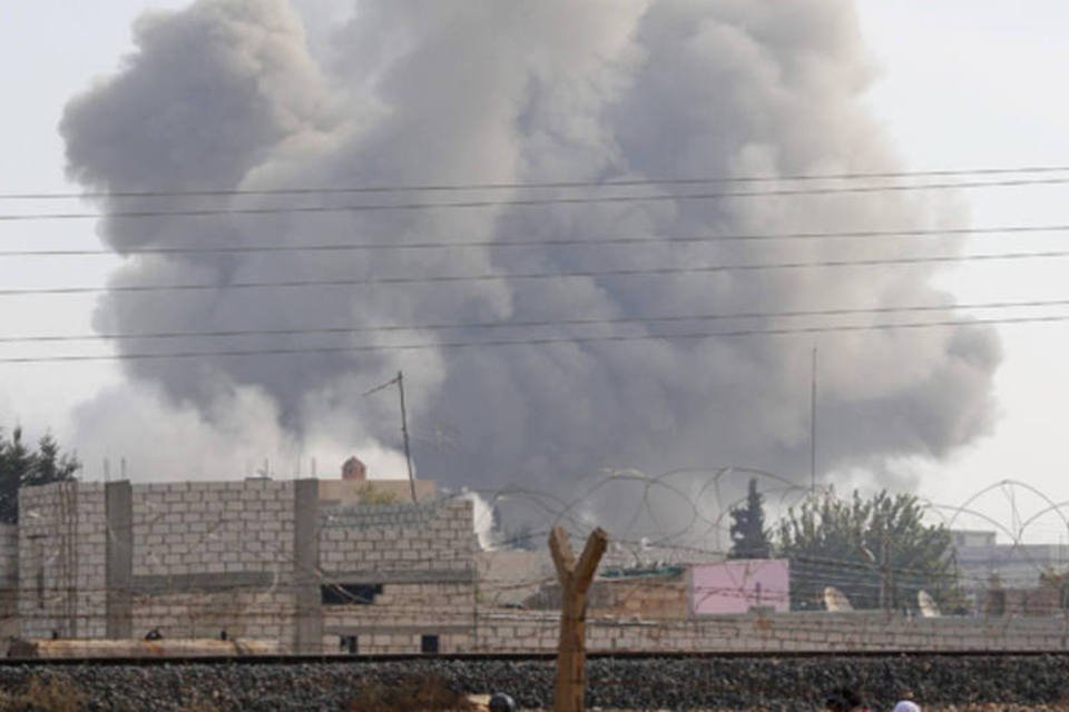 Londres avisa de consequências se Síria usar armas químicas