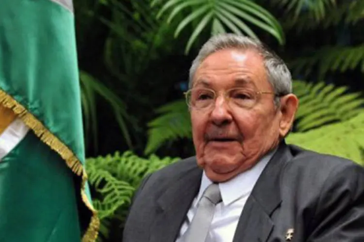 
	O presidente de Cuba, Ra&uacute;l Castro:&nbsp;Ch&aacute;vez, que faleceu na ter&ccedil;a-feira em Caracas v&iacute;tima de c&acirc;ncer, foi o principal aliado pol&iacute;tico e maior s&oacute;cio comercial de Cuba nos &uacute;ltimos 14 anos.
 (Ernesto Mastrascusa/AFP)