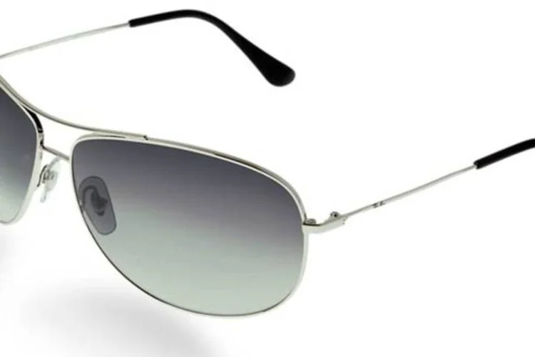 A aquisição deve ser concluída no começo de 2012, com a Luxottica inicialmente comprando 80% do grupo (Divulgação)