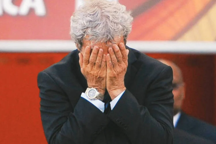 Raymond Domenech, treinador da seleção francesa na Copa: faltou pulso para comandar a equipe (Gianluigi Guercia/AFP)