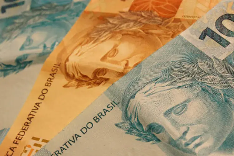 
	Dinheiro: Santos espera uma recupera&ccedil;&atilde;o gradual da economia brasileira, que deve ter fechado 2012 com crescimento perto de 1%, sendo 0,9% no quarto trimestre
 (Marcos Santos/usp imagens)