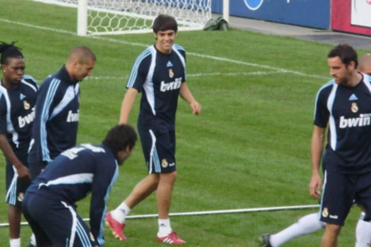 Time do Real Madrid: dívidas do clube caíram 25,1%, para 244,6 milhões de euros (Wikimedia Commons)