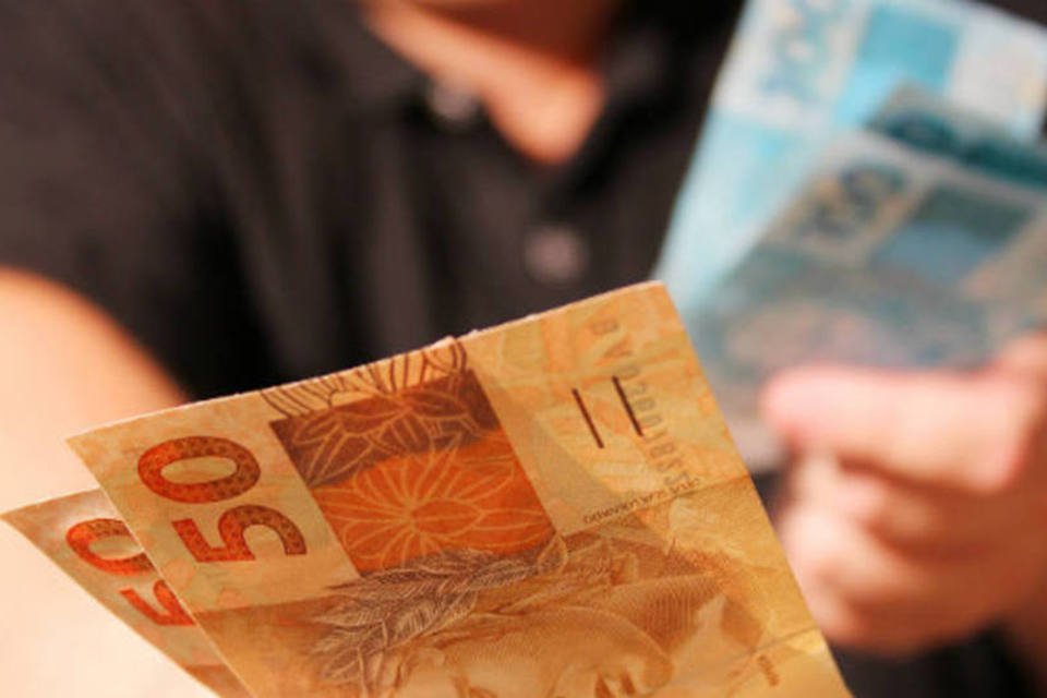 Salário mínimo precisaria ser de R$ 2.824,92, diz Dieese