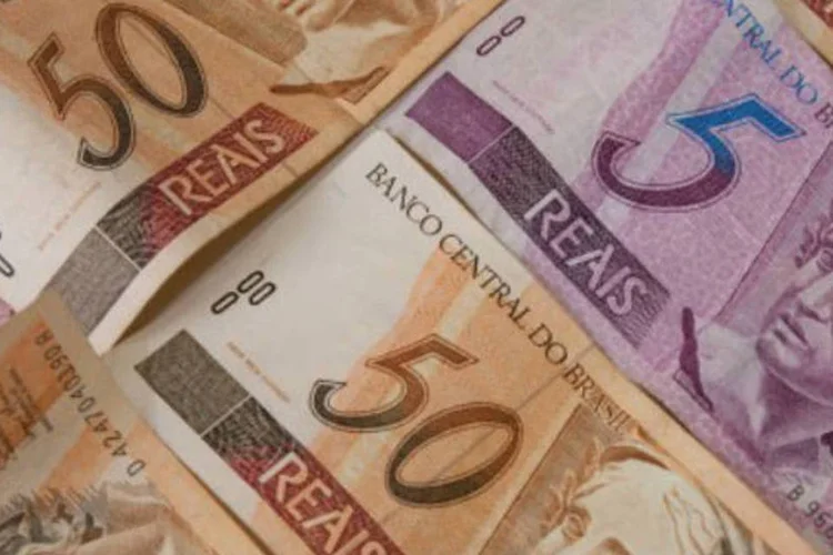 
	Notas de real: CDBs oferecem mesmo grau de seguran&ccedil;a da poupan&ccedil;a para aplica&ccedil;&otilde;es de at&eacute; 250 mil reais em um mesmo banco
 (Foto: Marcos Santos/USP Imagens)