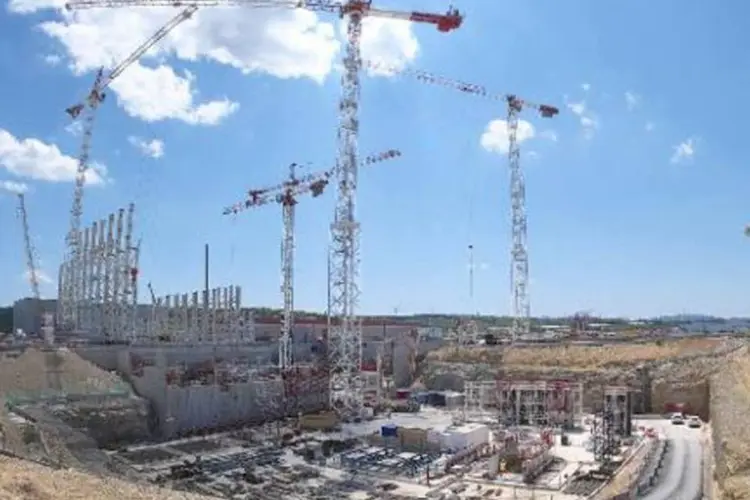 Um reator termonuclear em construção é visto em Saint-Paul-les-Durance, França (Boris Horvat/AFP)