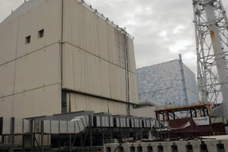 Reatores da usina nuclear de Fukushima Dai-ichi: depois do desastre causado pelo terremoto, o órgão de controle deve exigir  modificações nas centrais atômicas do país (©afp.com / Itsuo Inouye)