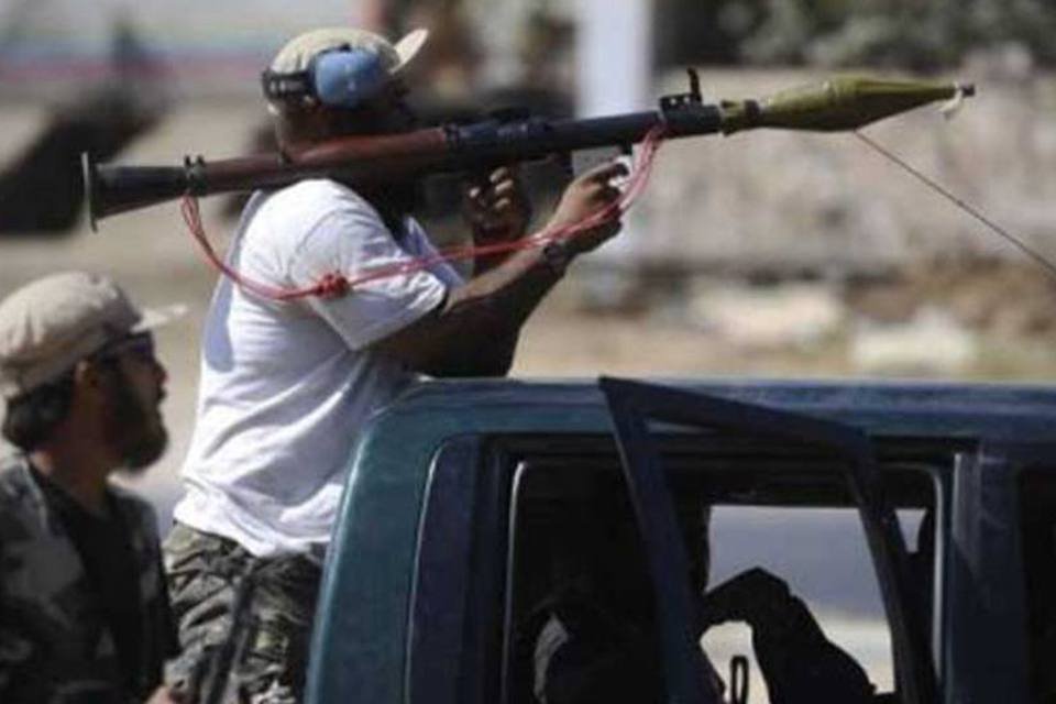 Rebeldes tomam posições no centro de Trípoli