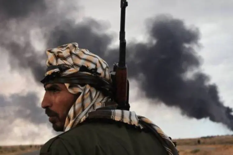 Rebelde líbio: forças de Kadafi estão bombardeando cidades da oposição (Epsilon/Stringer)