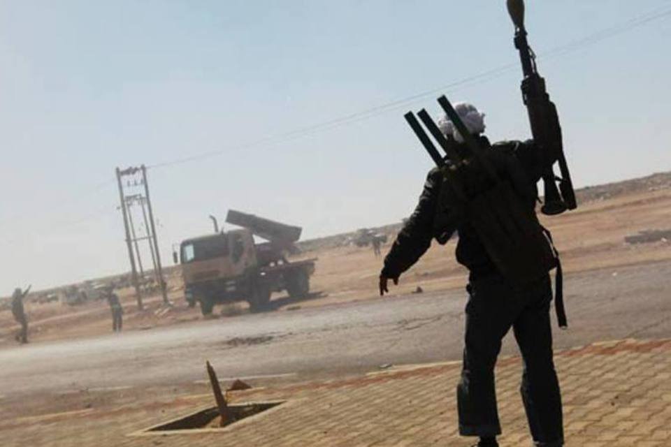 Otan usa psicologia para convencer tropas de Kadafi a depor armas
