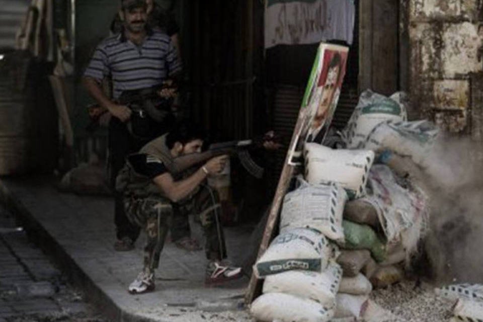 Rebeldes sírios derrubam avião na periferia de Damasco