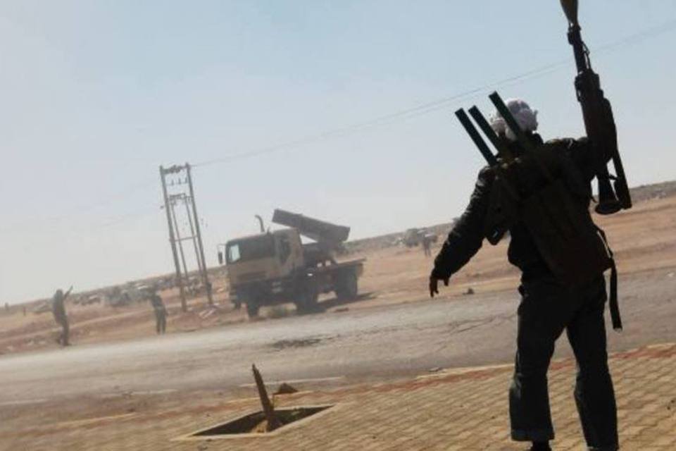 Líbia arma civis contra possível ataque terrestre da Otan