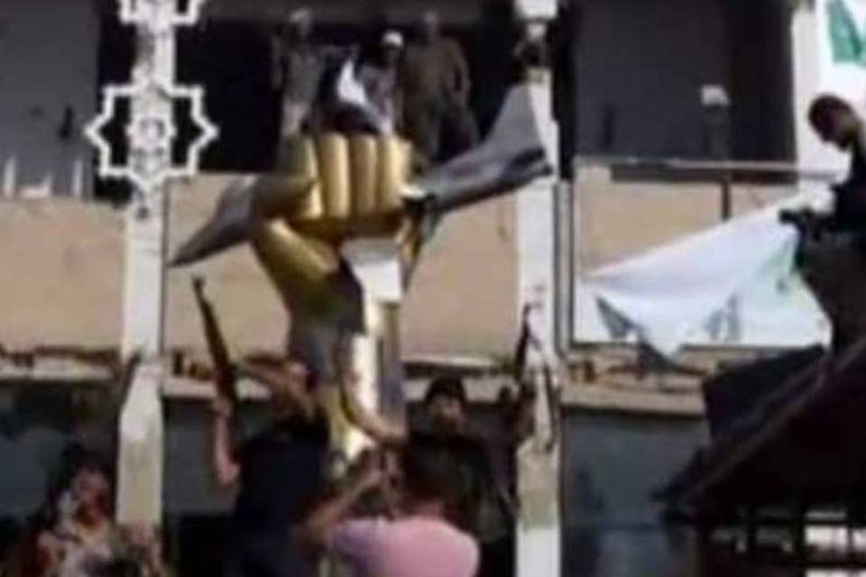 Forças de Kadafi disparam mísseis Scuds contra Misrata