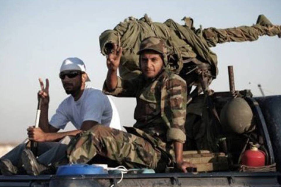 Misrata TV, emissora rebelde da Líbia transmitida de um caminhão