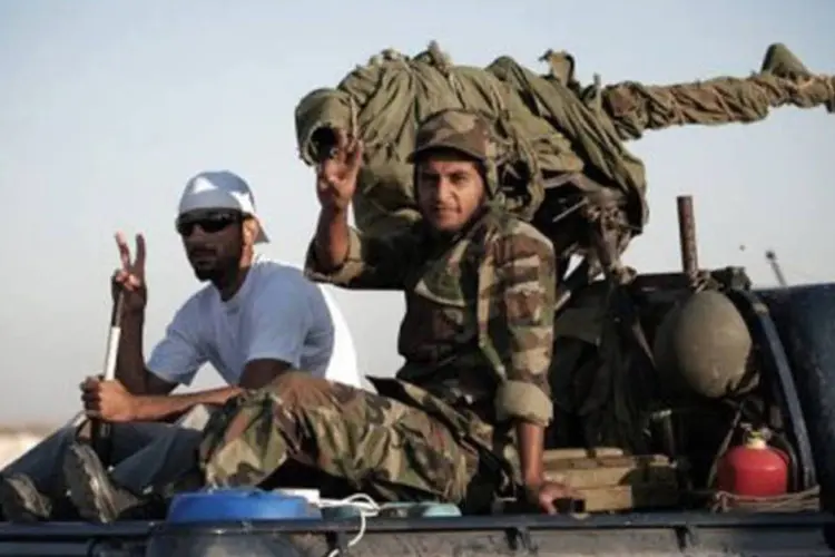Rebeldes na Líbia: guerra já custou € 104 milhões à França (AFP)