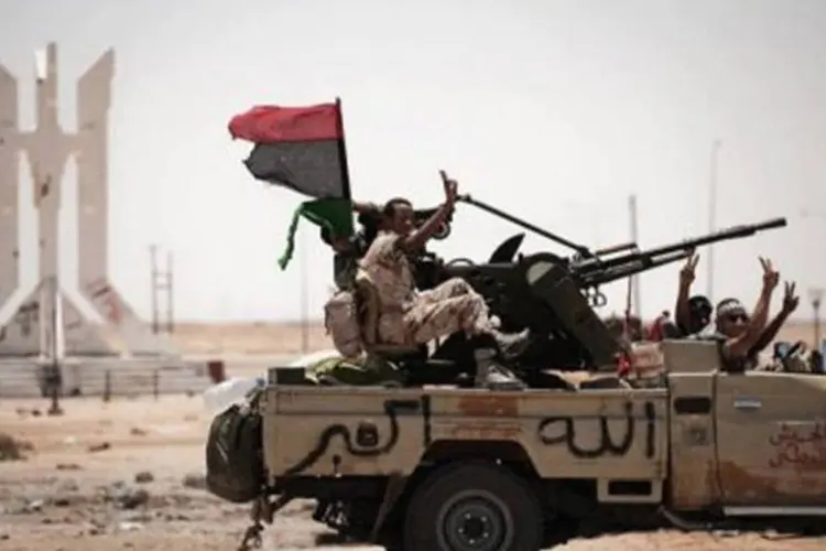 Os rebeldes se aproximam de Trípoli e governo de Kadafi está perto do fim  (Gianluigi Guercia/AFP)