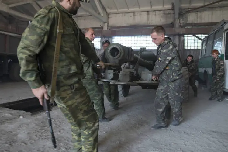 Rebeldes: retirada ocorre por ocasião das novas negociações realizadas em Minsk (Shamil Zhumatov/Reuters)