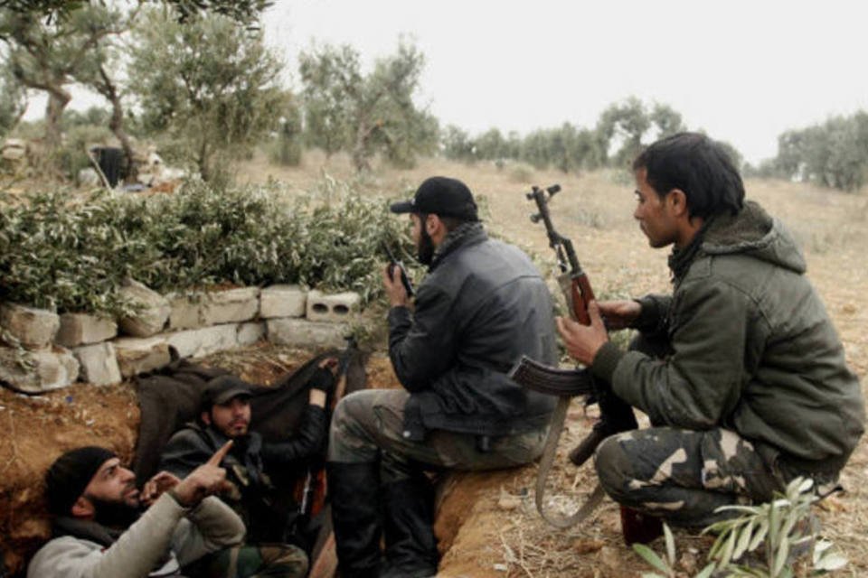 Choques entre rebeldes na Síria já deixou quase 1.400 mortos
