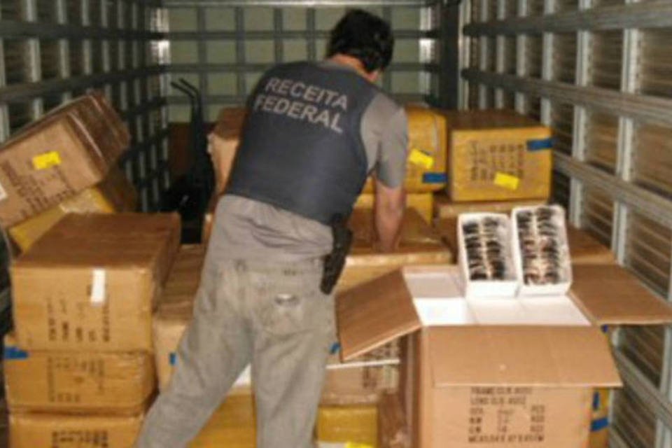 Receita Federal destrói toneladas de produtos falsificados