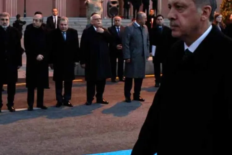 
	Primeiro-ministro turco Recep Tayyip Erdogan: Bayraktar n&atilde;o s&oacute; defendeu sua inoc&ecirc;ncia mas pediu que o primeiro-ministro, Recep Tayyip Erdogan, tamb&eacute;m renunciasse
 (Reuters)