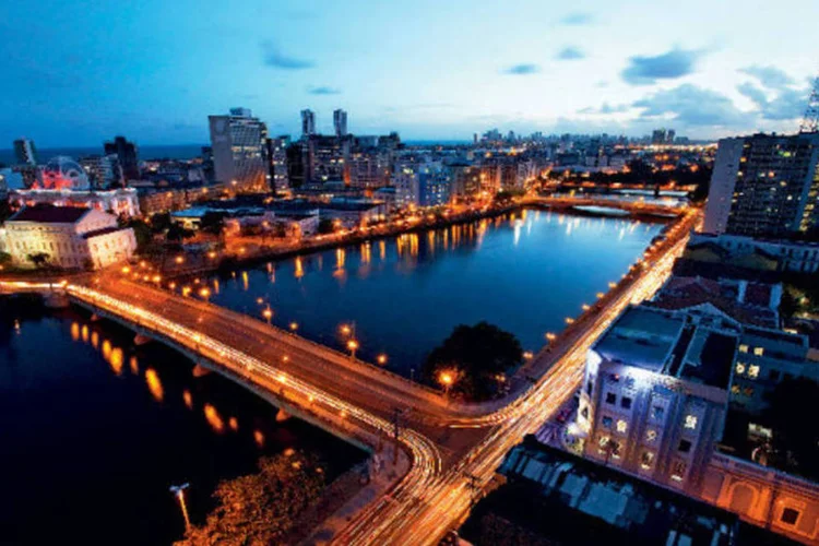 
	Centro de Recife: paralisa&ccedil;&atilde;o come&ccedil;ou na noite de ter&ccedil;a-feira
 (LUSCO/EXAME)