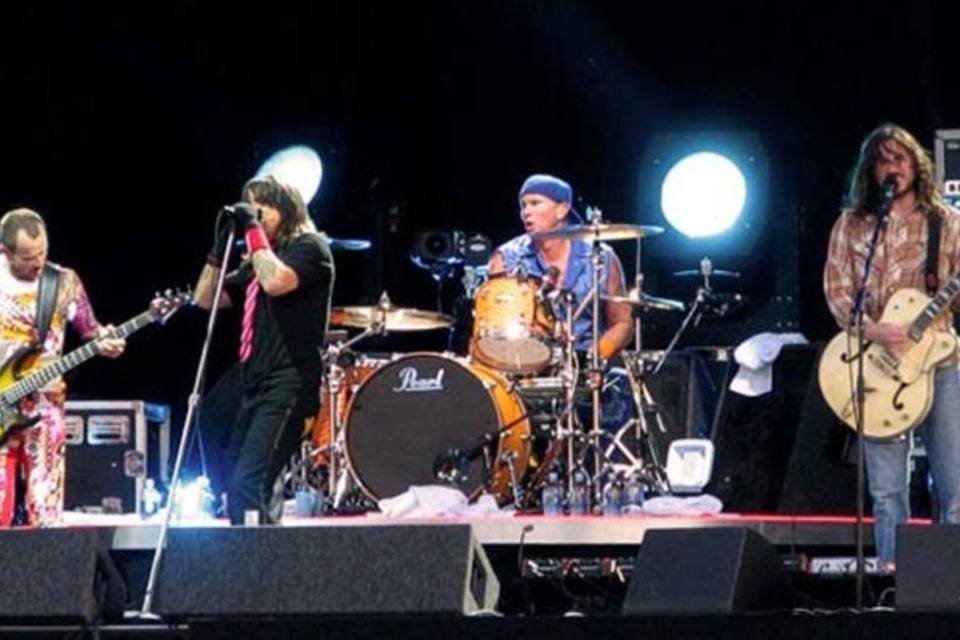 A banda Red Hot Chili Peppers, um dos grupos da Warner Music (xPassenger/Wikimedia Commons)