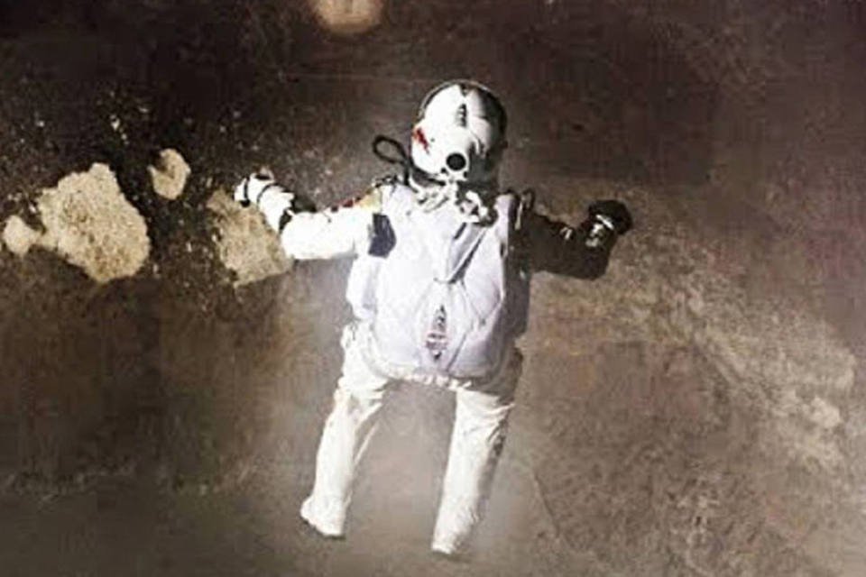 Vídeo mostra em primeira pessoa o salto de Felix Baumgartner