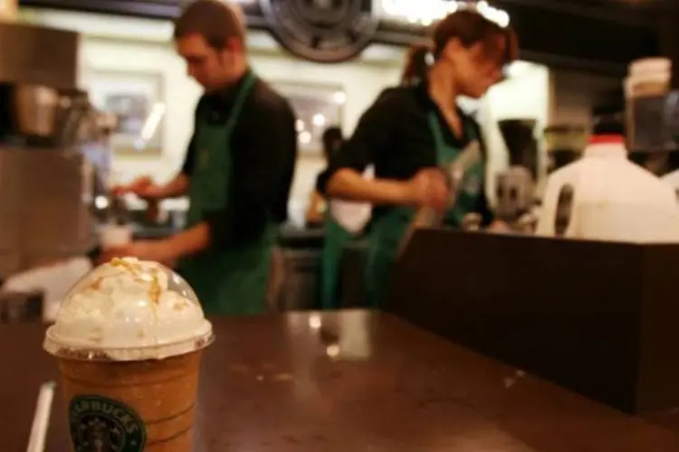 Filial da rede Starbucks: objetivo das empresas é "criar vias para um emprego sério e perene para os jovens americanos" (Gabriel Bouys/AFP)