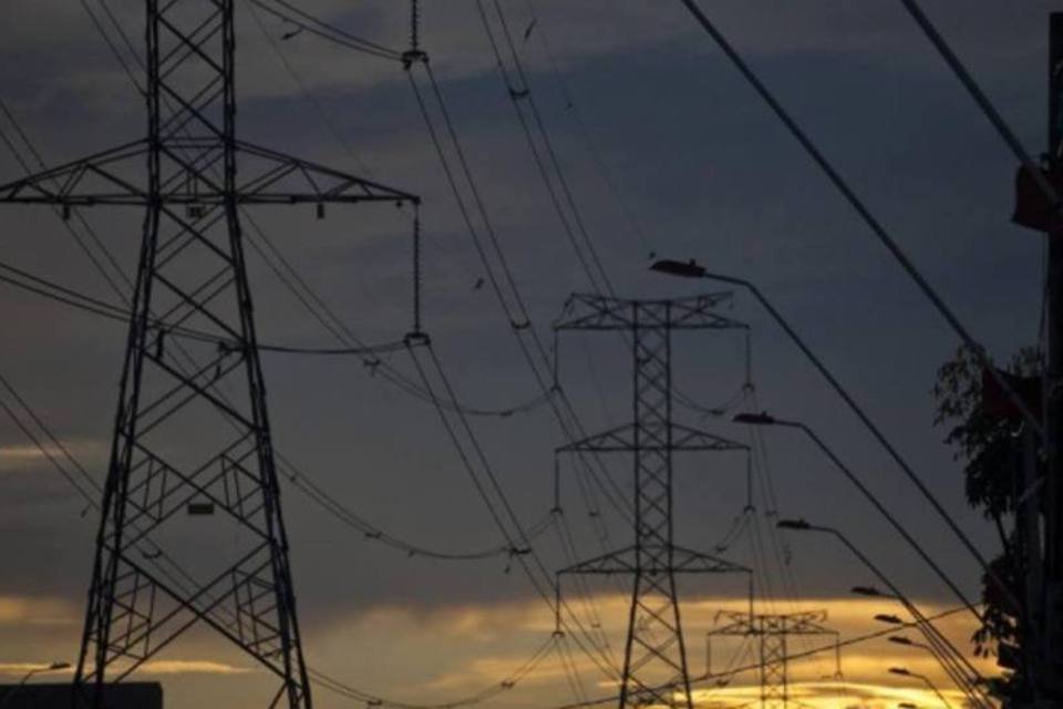 Governo fiscaliza sistemas de transmissão de energia