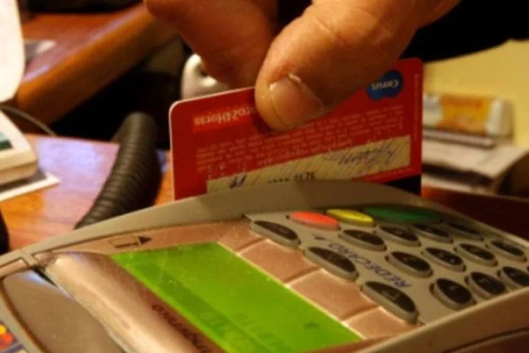 A Redecard registrou Ebitda de 581,7 milhões de reais no período, expansão de 9,1 por cento em relação ao registrado no segundo trimestre de 2009 (.)