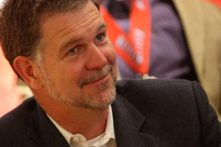 Reed Hastings pediu desculpas aos clientes por não ter avisado sobre os motivos do aumento de 60% nos preços de locação de DVDs (Jason Kempin/Getty Images)