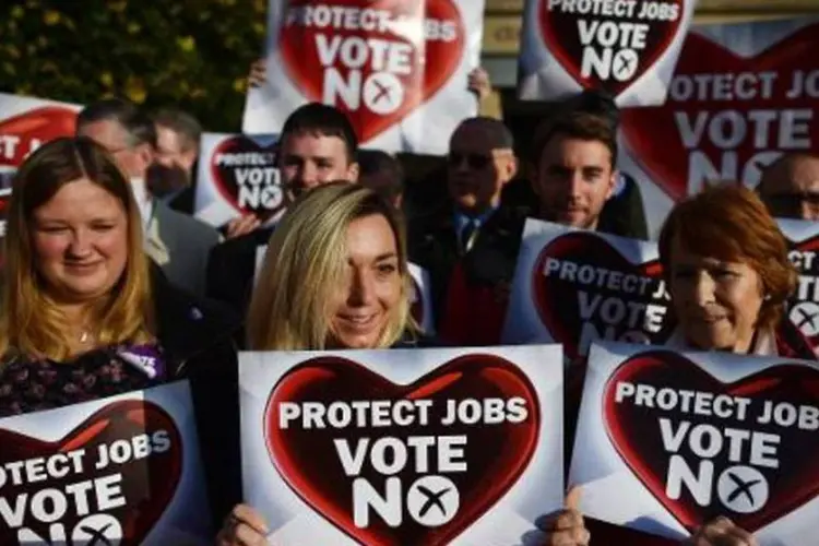 Defensores do "não" no referendo de independência manifestam-se na Escócia (Ben Stansall/AFP)