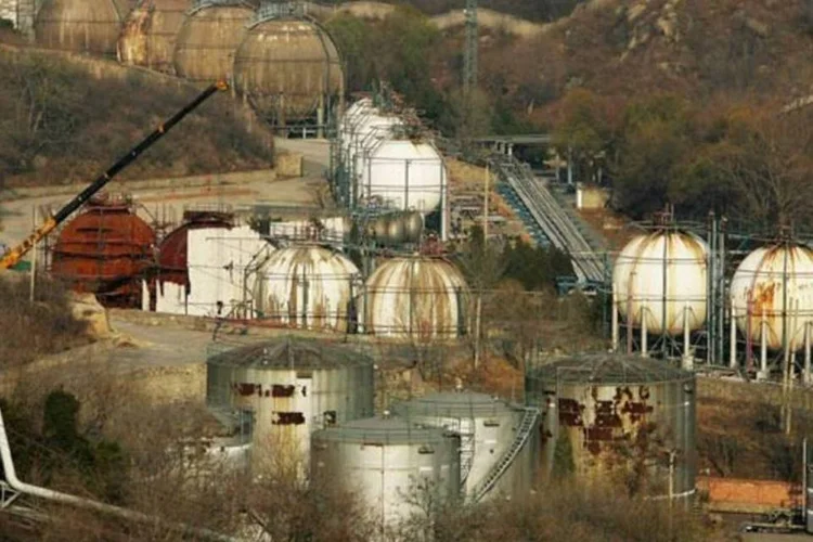 Refinaria na China: empresas de extração são uma das que mais recebem investimento direto estrangeiro (Guang Niu/Getty Images)