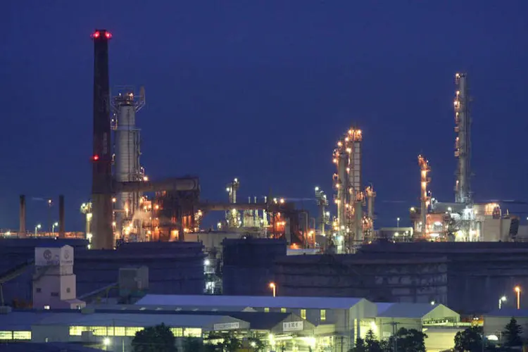 
	Refinaria de Nansei Sekiyu da Petrobras, em Okinawa: estatal anunciou no fim de mar&ccedil;o o encerramento das atividades
 (Tomohiro Ohsumi/Bloomberg News)