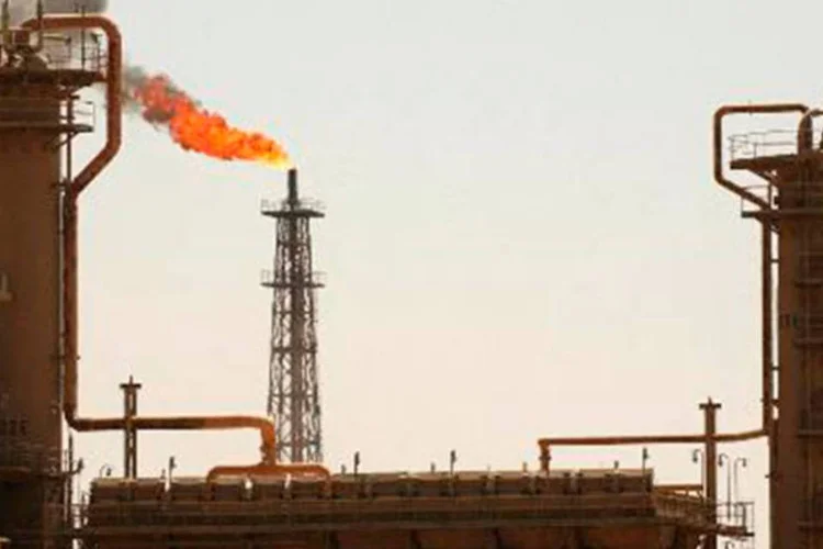 Petróleo: o encontro deve discutir "medidas para continuar a implementação do acordo e discutir qualquer sugestão dos países membros" (Stan Honda/AFP)