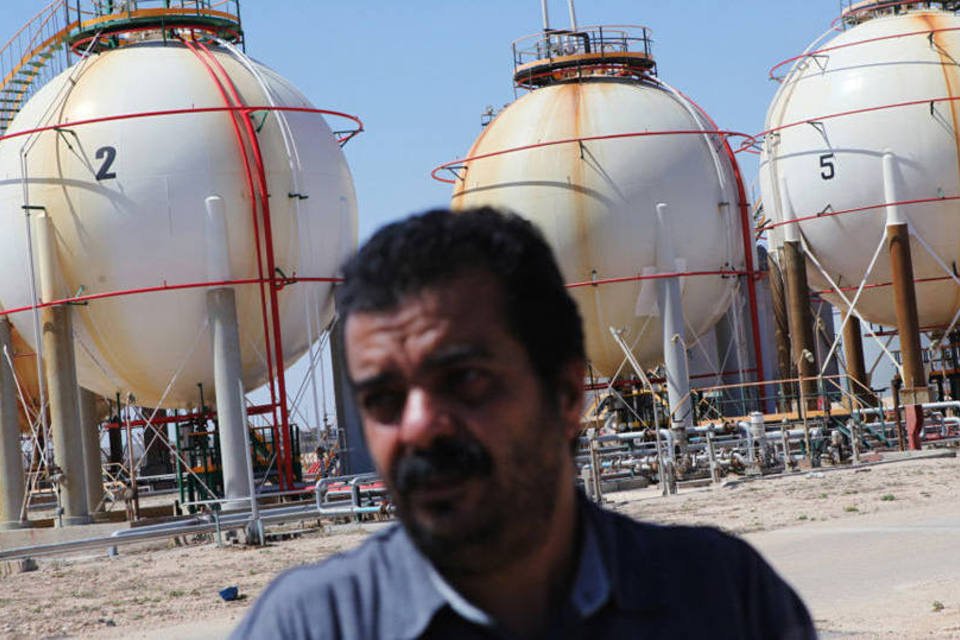 Governos líbios divulgam planos para exploração do petróleo