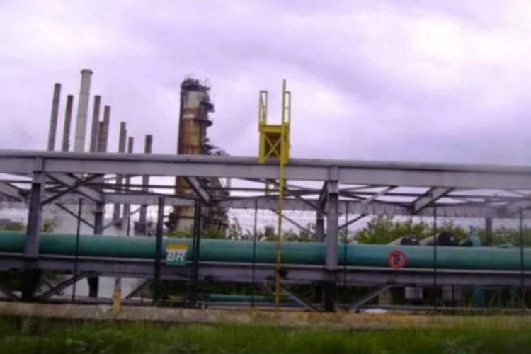 
	Refinaria de Duque e Caxias (Reduc), da Petrobras: companhia estima retomar a produ&ccedil;&atilde;o no pr&oacute;ximo dia 10
 (Divulgação)