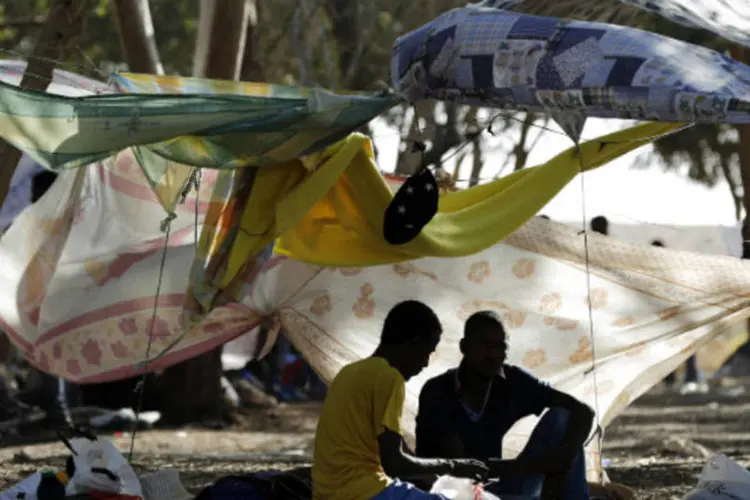 
	Refugiados africanos: manifestantes alegam que campo em Holot &eacute; semelhante a uma pris&atilde;o
 (Reuters)